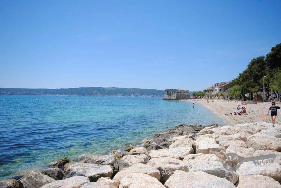 Studio Apartment Mala Plaza Kaštela Exterior foto